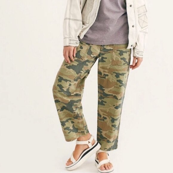 Free People Remy Camo High Rise Straight Leg Cropped Cotton Pants Green Size 24 - Picture 2 of 12